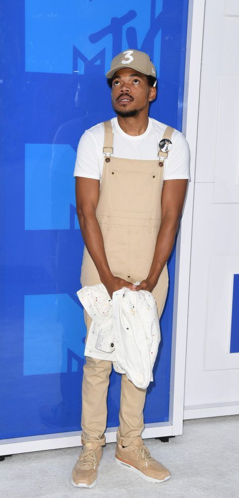 Chance the Rapper attends the 2016 MTV Video Music Awards on August 28, 2016 at Madison Square Garden in New York. / AFP / Angela Weiss        (Photo credit should read ANGELA WEISS/AFP/Getty Images)
