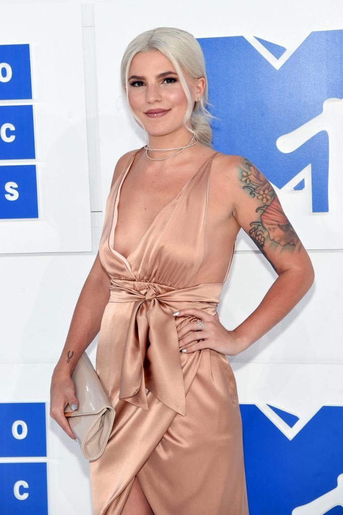 NEW YORK, NY - AUGUST 28: Carly Aquilino attends the 2016 MTV Video Music Awards at Madison Square Garden on August 28, 2016 in New York City.  (Photo by Jamie McCarthy/Getty Images)