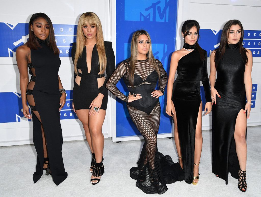 Normandi Kordei, Dinah Jane Hansen, Ally Brooke, Camila Cabello and Lauren Jauregui of Fifth Harmony attend the 2016 MTV Video Music Awards on August 28, 2016 at Madison Square Garden in New York. / AFP / Angela WEISS        (Photo credit should read ANGELA WEISS/AFP/Getty Images)