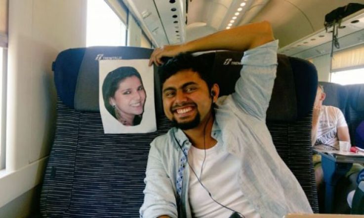 Woman loses her passport so her husband improvises honeymoon pics
