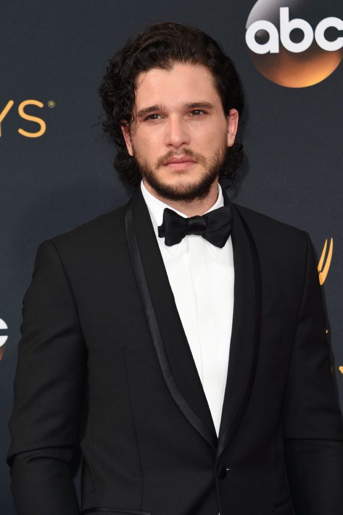 "Game of Thrones" Kit Harington  arrives for the 68th Emmy Awards on September 18, 2016 at the Microsoft Theatre in Los Angeles.  / AFP / Robyn Beck (Photo ROBYN BECK/AFP/Getty Images)