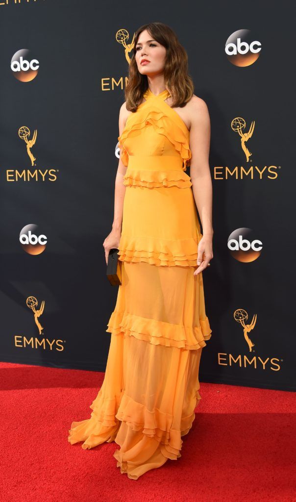 Actress Mandy Moore arrives for the 68th Emmy Awards on September 18, 2016 at the Microsoft Theatre in Los Angeles.  / AFP / Robyn Beck        (Photo  ROBYN BECK/AFP/Getty Images)