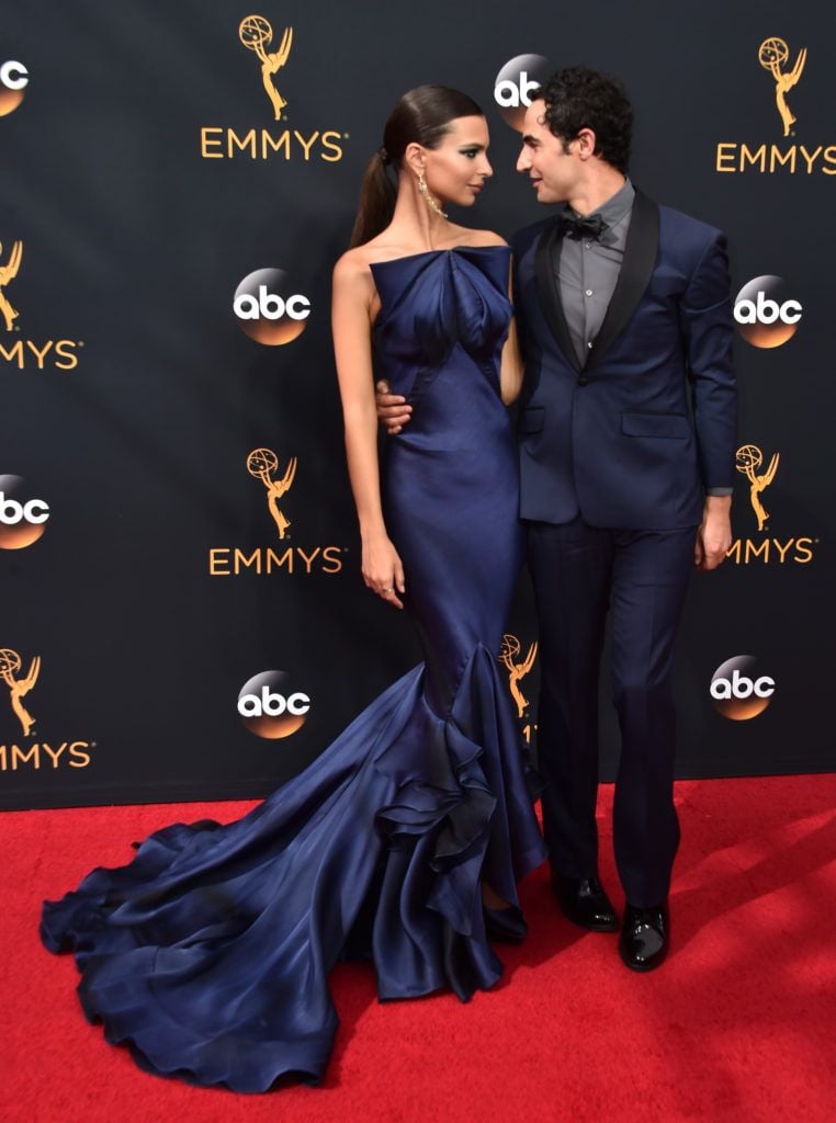 Actress Emily Ratajkowski and designer Zac Posen attend the 68th Annual Primetime Emmy Awards at Microsoft Theater on September 18, 2016 in Los Angeles, California.  (Photo by Alberto E. Rodriguez/Getty Images)