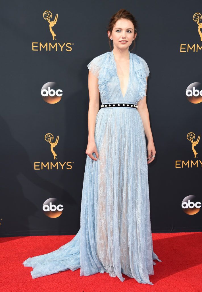 Hannah Murray arrives on the red carpet at the 68th annual Emmy Awards at the Microsoft Theater at LA Live in downtown Los Angeles, California, September 18, 2016. / AFP / Robyn Beck (Photo by ROBYN BECK/AFP/Getty Images)
