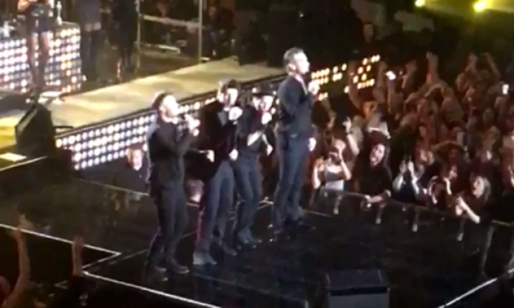Take That and Robbie Williams reunited and actually sang together last night