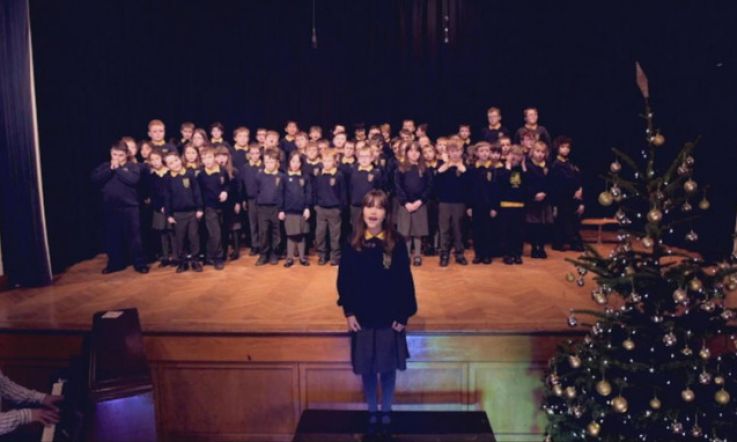 10-year-old Irish girl with autism stuns with her rendition of Hallelujah
