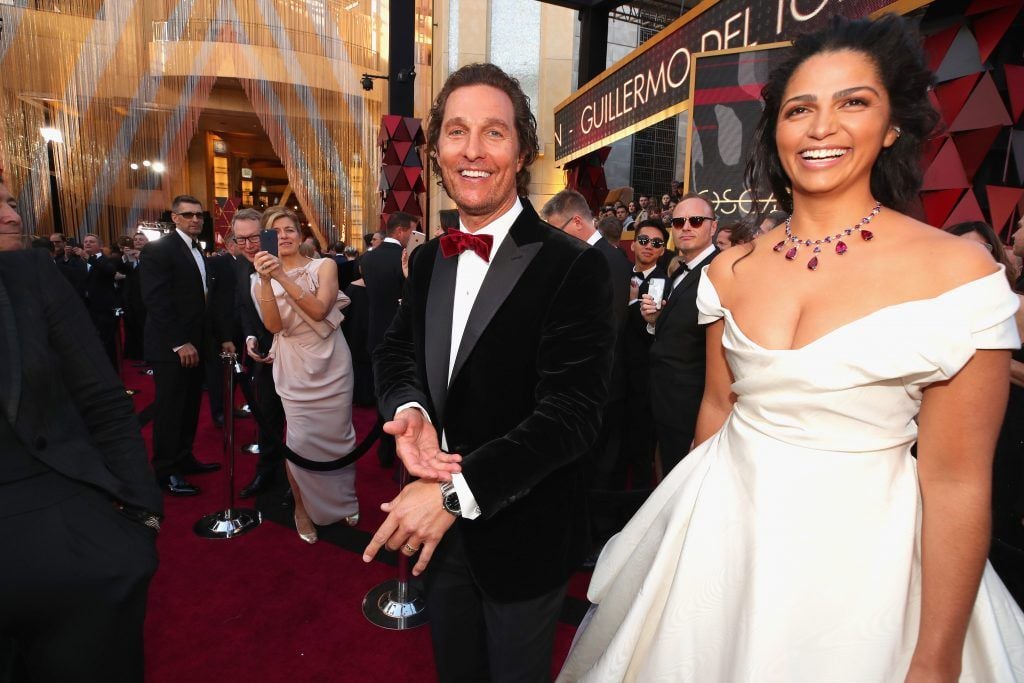 HOLLYWOOD, CA - MARCH 04:  Matthew McConaughey (L) and Camila Alves attend the 90th Annual Academy Awards at Hollywood & Highland Center on March 4, 2018 in Hollywood, California.  (Photo by Christopher Polk/Getty Images)