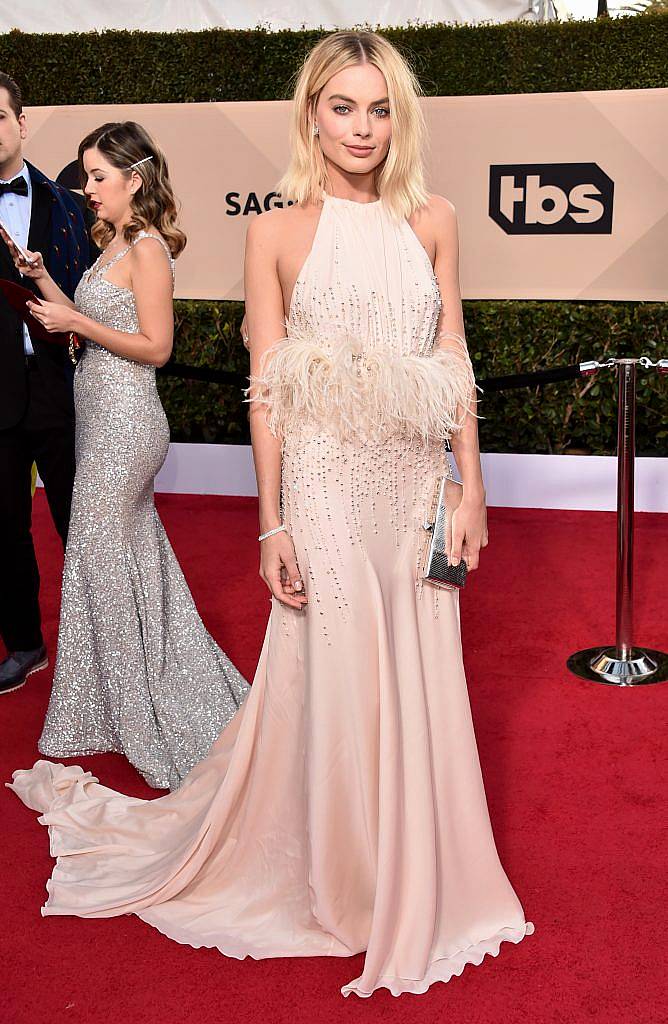 LOS ANGELES, CA - JANUARY 21:  Actor Margot Robbie attends the 24th Annual Screen Actors Guild Awards at The Shrine Auditorium on January 21, 2018 in Los Angeles, California. 27522_006  (Photo by Alberto E. Rodriguez/Getty Images)