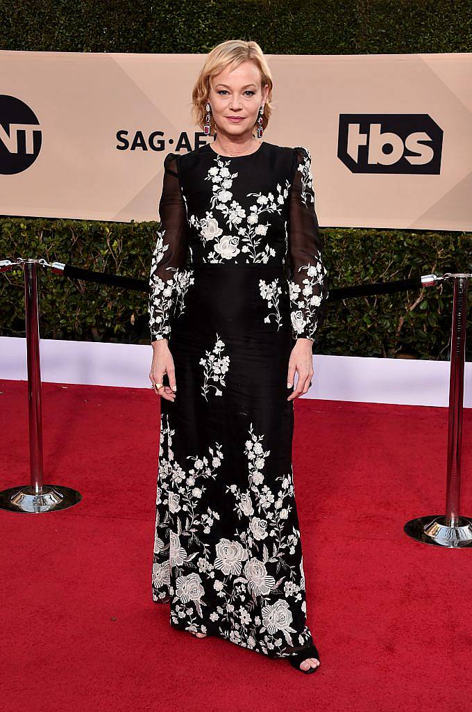 LOS ANGELES, CA - JANUARY 21:  Actor Samantha Mathis attends the 24th Annual Screen Actors Guild Awards at The Shrine Auditorium on January 21, 2018 in Los Angeles, California. 27522_006  (Photo by Alberto E. Rodriguez/Getty Images)