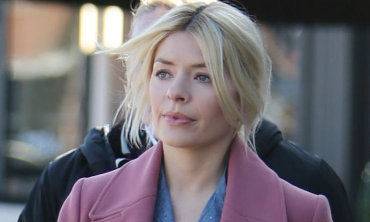 Holly Willoughby shows us the perfect outfit for the winter/spring transition