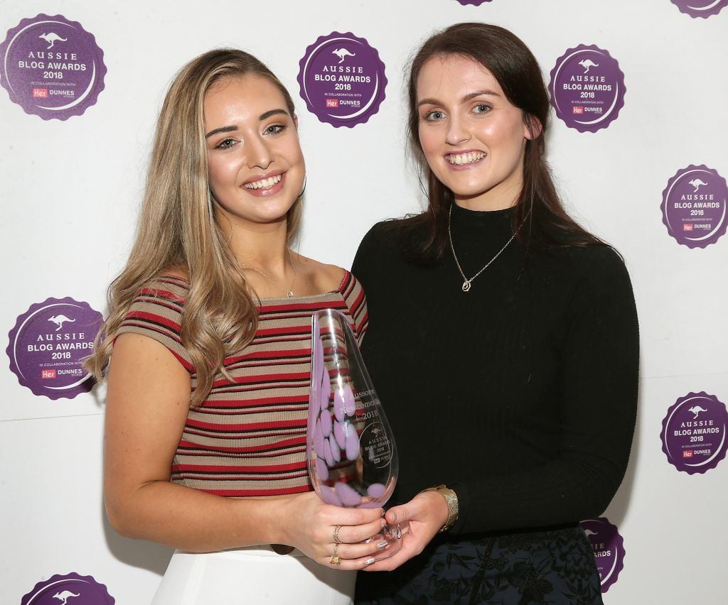 The overall winner of the night, Zoe Palmer who won a trip of a lifetime to the home of Aussie, Australia. is presented with her award by Karen Meany at the Aussie Blog Awards 2018 at House on Leeson Street, Dublin. Photo by Brian McEvoy