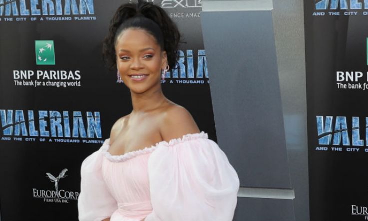 Rihanna wins the hearts of women everywhere with her attitude to stretch marks