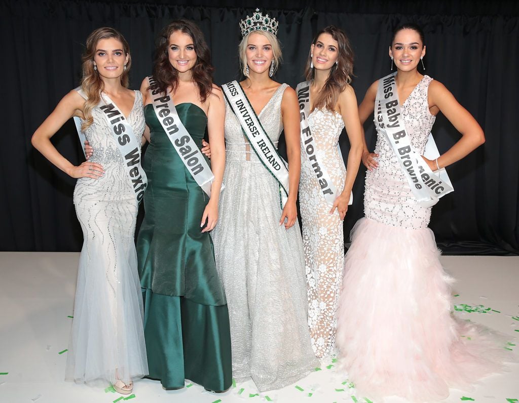 Miss Universe Donegal Grainne Gallanagh who was crowned winner of Miss Universe Ireland 2018 (Centre) with runners-up at the final of Miss Universe Ireland 2018 at the Round Room of Dublin’s Mansion House. Picture: Brian McEvoy.