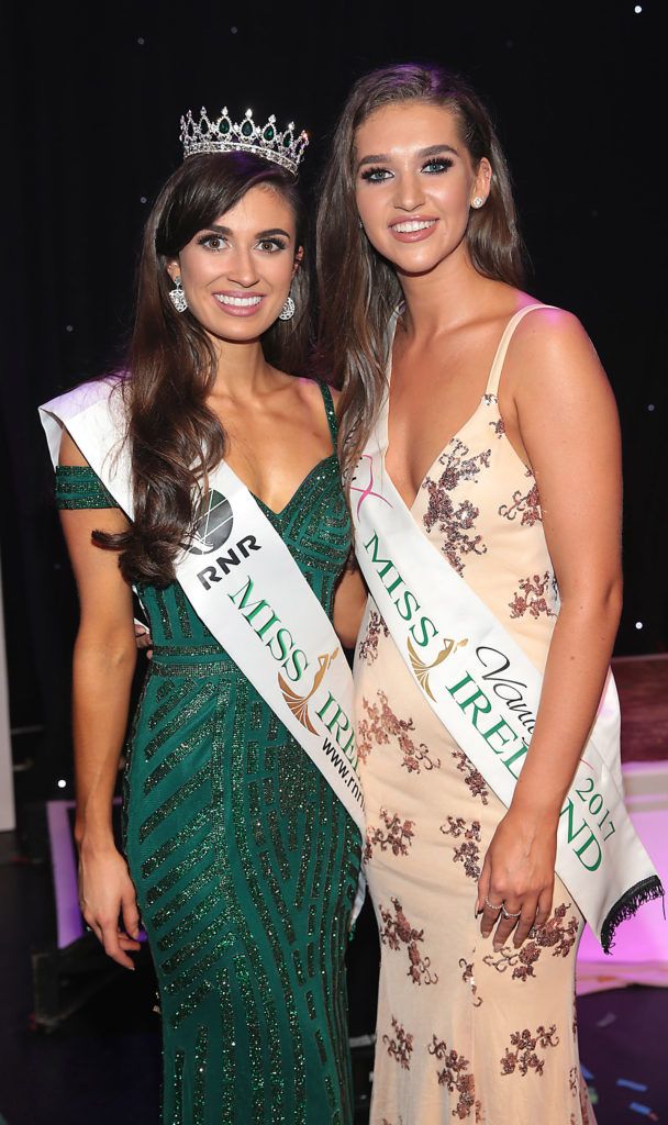 Aoife O Sullivan from Ballinadee, Kinsale, Cork (left) who was crowned Miss Ireland 2018 pictured with Lauren McDonagh -Miss Ireland 2017 at the grand final of Miss Ireland 2018. Photo by Brian McEvoy