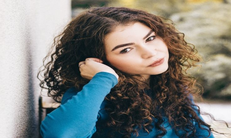 4 Hacks To Make The Most Of Naturally Curly Hair