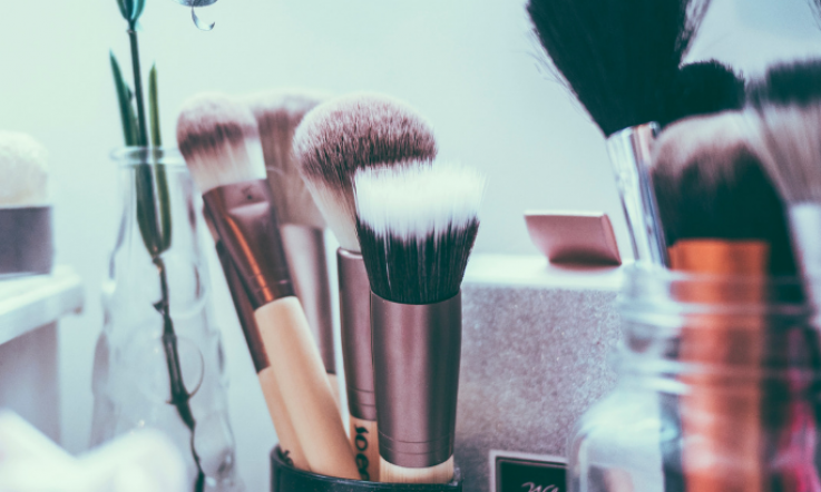 4 natural ways to clean your make-up brushes
