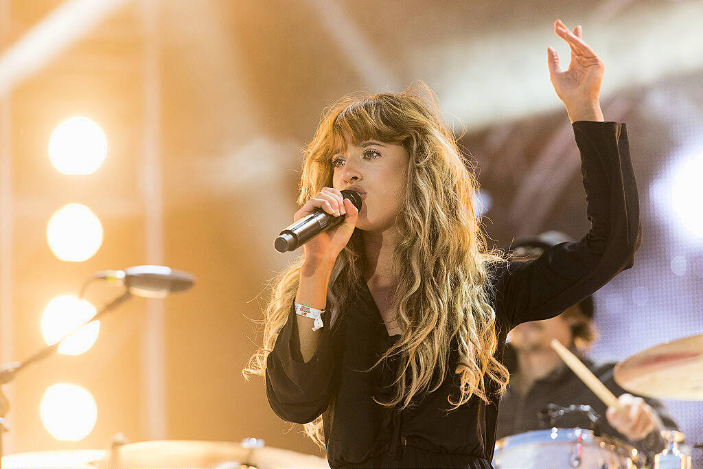 PLYMOUTH, ENGLAND - JULY 22: Foxes (Louisa Rose Allen) performs on stage during MTV Crashes Plymouth at Plymouth Hoe on July 22, 2014 in Plymouth, England.  (Photo by Matthew Horwood/Getty Images for MTV UK)