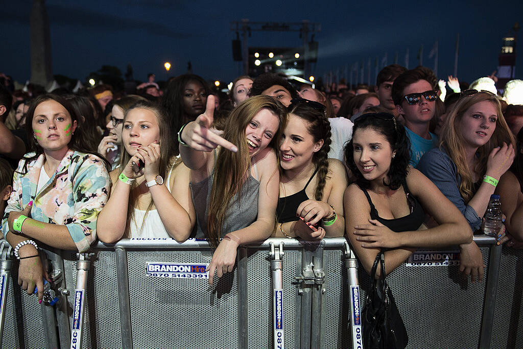 PLYMOUTH, ENGLAND - JULY 22:  Fans during the MTV Crashes Plymouth concert at Plymouth Hoe on July 22, 2014 in Plymouth, England.  (Photo by Matthew Horwood/Getty Images for MTV UK)