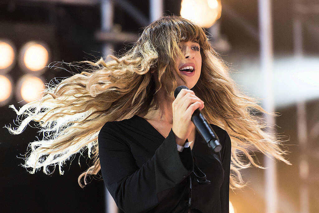 PLYMOUTH, ENGLAND - JULY 22:  Foxes (Louisa Rose Allen) performs on stage during MTV Crashes Plymouth at Plymouth Hoe on July 22, 2014 in Plymouth, England.  (Photo by Matthew Horwood/Getty Images for MTV UK)