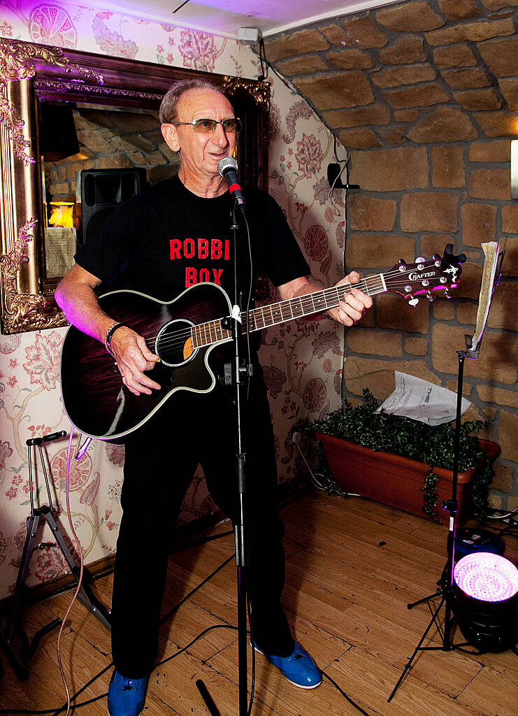 Paul Sherwood Â© 2014

Caroline Grace Cassidy - book launch - 'I Always Knew'. Party at Pacino's, Suffolk Street, Dublin.  August 2014.