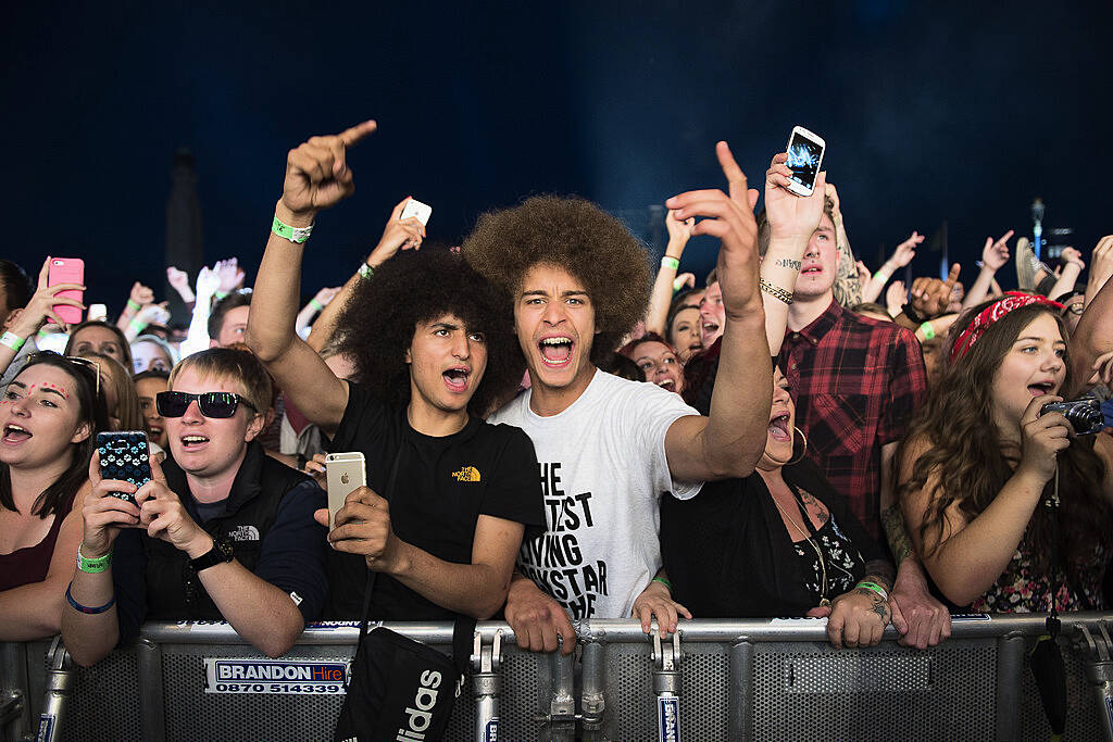 PLYMOUTH, ENGLAND - JULY 22:  Fans during the MTV Crashes Plymouth concert at Plymouth Hoe on July 22, 2014 in Plymouth, England.  (Photo by Matthew Horwood/Getty Images for MTV UK)