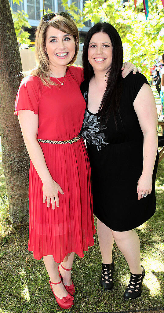 2fm Entertainment News presenters Taragh Loughrey Grant and Amanda Fennelly  

Pictures : Brian McEvoy