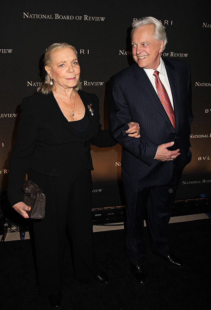 Lauren Bacall and Guest
2008 National Board of Review Awards at Cipriani - Inside Arrivals


L. Gallo / WENN
