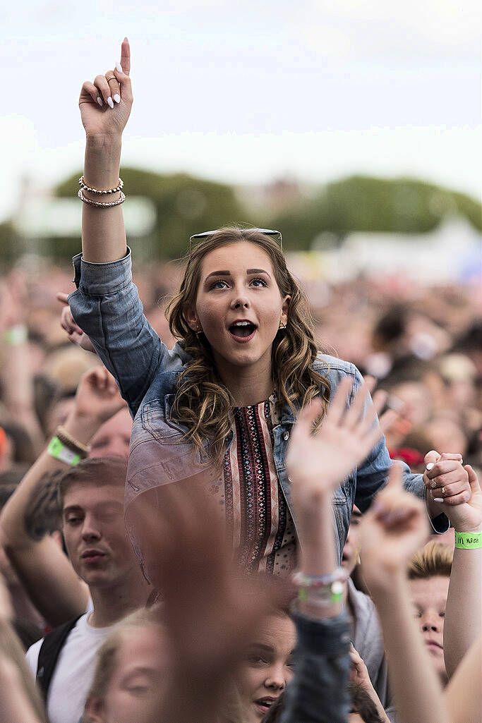 PLYMOUTH, ENGLAND - JULY 22:  Fans enjoy the MTV Crashes Plymouth concert at Plymouth Hoe on July 22, 2014 in Plymouth, England.  (Photo by Matthew Horwood/Getty Images for MTV UK)