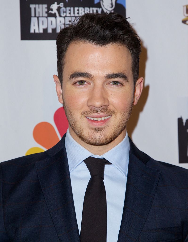 Featuring: Kevin Jonas

Alberto Reyes/WENN.com