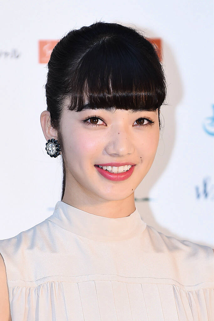 Nana Komatsu attends the Mainichi Film Awards at Muza Kawasaki on February 10, 2015 in Kawasaki, Japan.  (Photo by Atsushi Tomura/Getty Images)