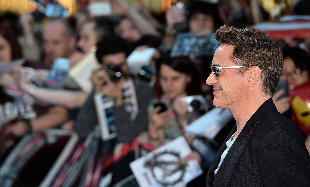 LONDON, ENGLAND - APRIL 21:  Robert Downey Jr attends "The Avengers: Age Of Ultron" European premiere at Westfield London on April 21, 2015 in London, England.  (Photo by Anthony Harvey/Getty Images)