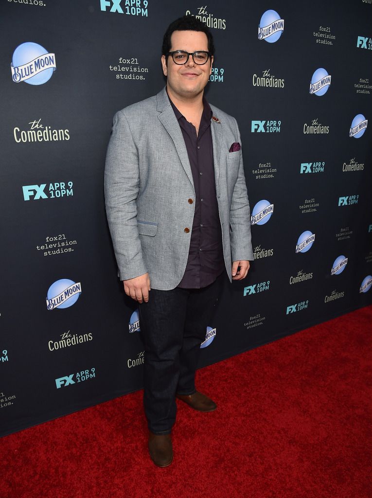 SANTA MONICA, CA - APRIL 06:  Actor Josh Gad attends the premiere of FX's "The Comedians" at The Broad Stage on April 6, 2015 in Santa Monica, California.  (Photo by Alberto E. Rodriguez/Getty Images)