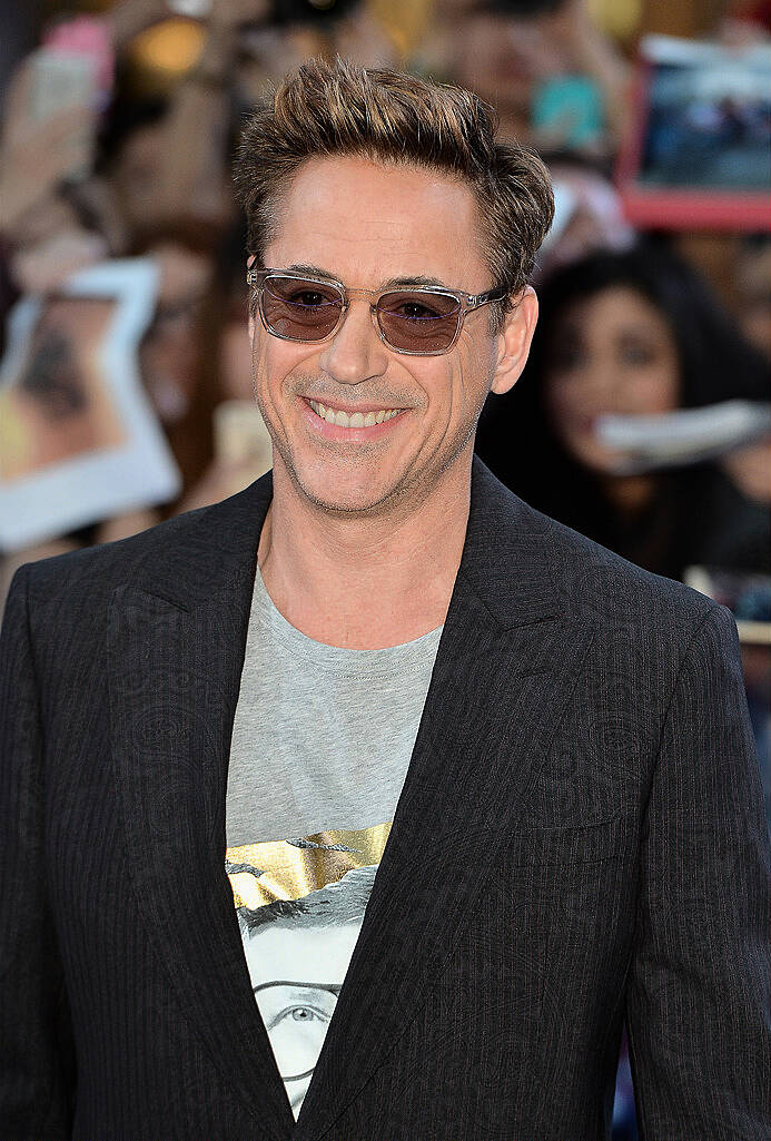 LONDON, ENGLAND - APRIL 21:  Robert Downey Jr attends "The Avengers: Age Of Ultron" European premiere at Westfield London on April 21, 2015 in London, England.  (Photo by Anthony Harvey/Getty Images)