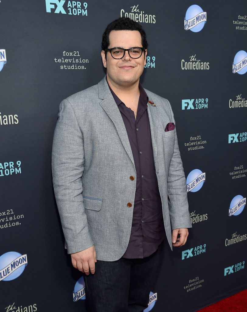 SANTA MONICA, CA - APRIL 06:  Actor Josh Gad attends the premiere of FX's "The Comedians" at The Broad Stage on April 6, 2015 in Santa Monica, California.  (Photo by Alberto E. Rodriguez/Getty Images)