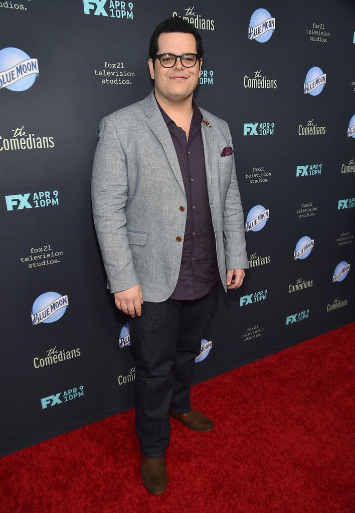 SANTA MONICA, CA - APRIL 06:  Actor Josh Gad attends the premiere of FX's "The Comedians" at The Broad Stage on April 6, 2015 in Santa Monica, California.  (Photo by Alberto E. Rodriguez/Getty Images)