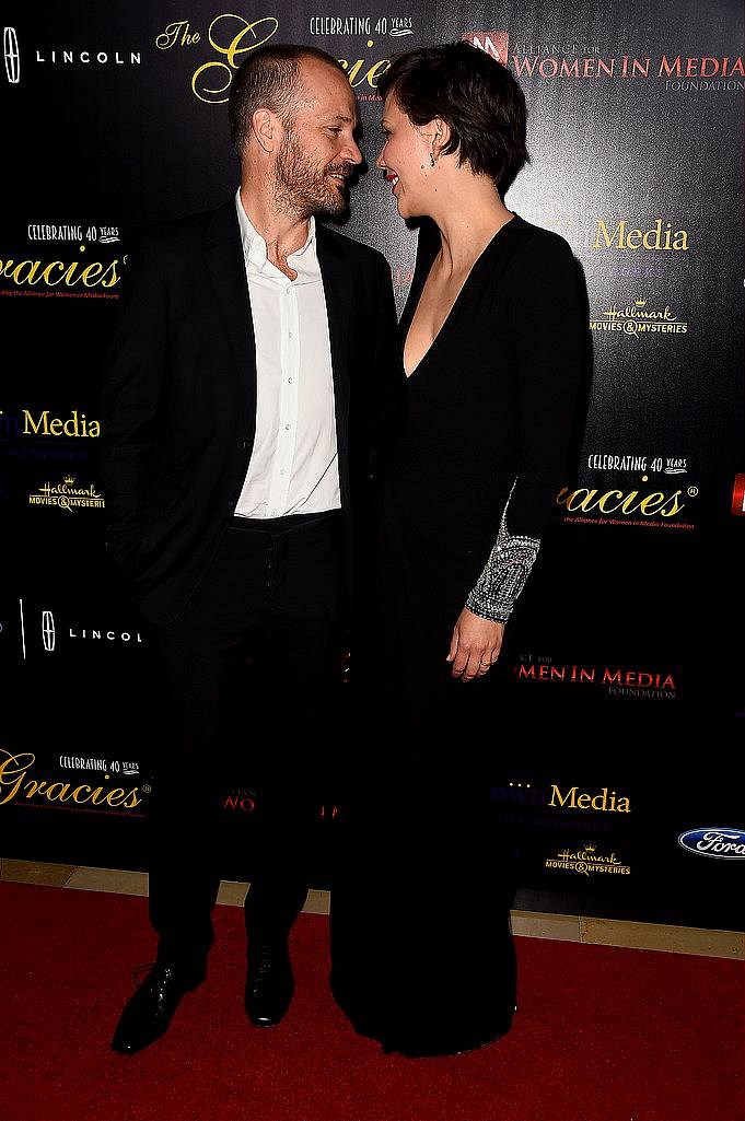 BEVERLY HILLS, CA - MAY 19: Actors Peter Sarsgaard and  Maggie Gyllenhaal arrive at the 40th Anniversary Gracies Awards at The Beverly Hilton Hotel on May 19, 2015 in Beverly Hills, California.  (Photo by Frazer Harrison/Getty Images)