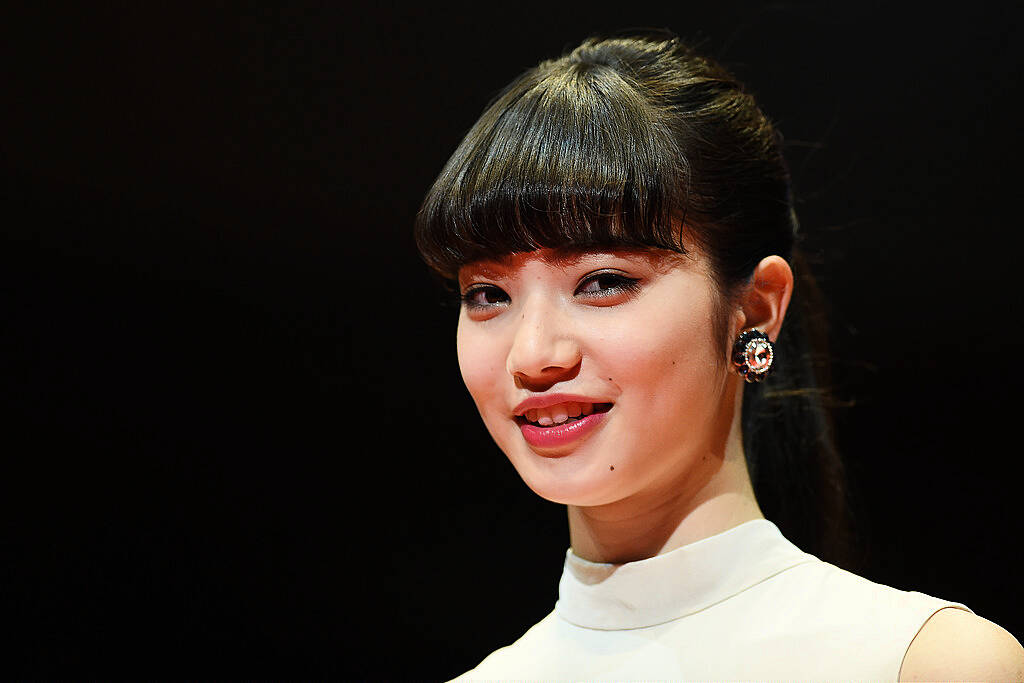 Nana Komatsu attends the Mainichi Film Awards at Muza Kawasaki on February 10, 2015 in Kawasaki, Japan.  (Photo by Atsushi Tomura/Getty Images)