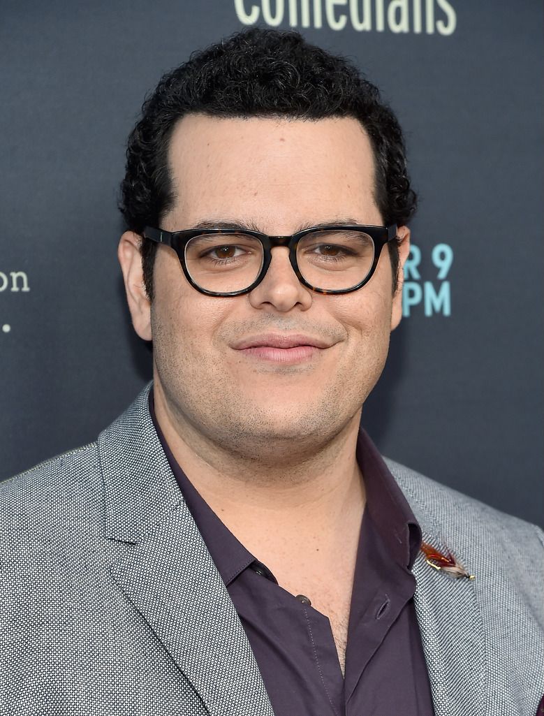 SANTA MONICA, CA - APRIL 06:  Actor Josh Gad attends the premiere of FX's "The Comedians" at The Broad Stage on April 6, 2015 in Santa Monica, California.  (Photo by Alberto E. Rodriguez/Getty Images)