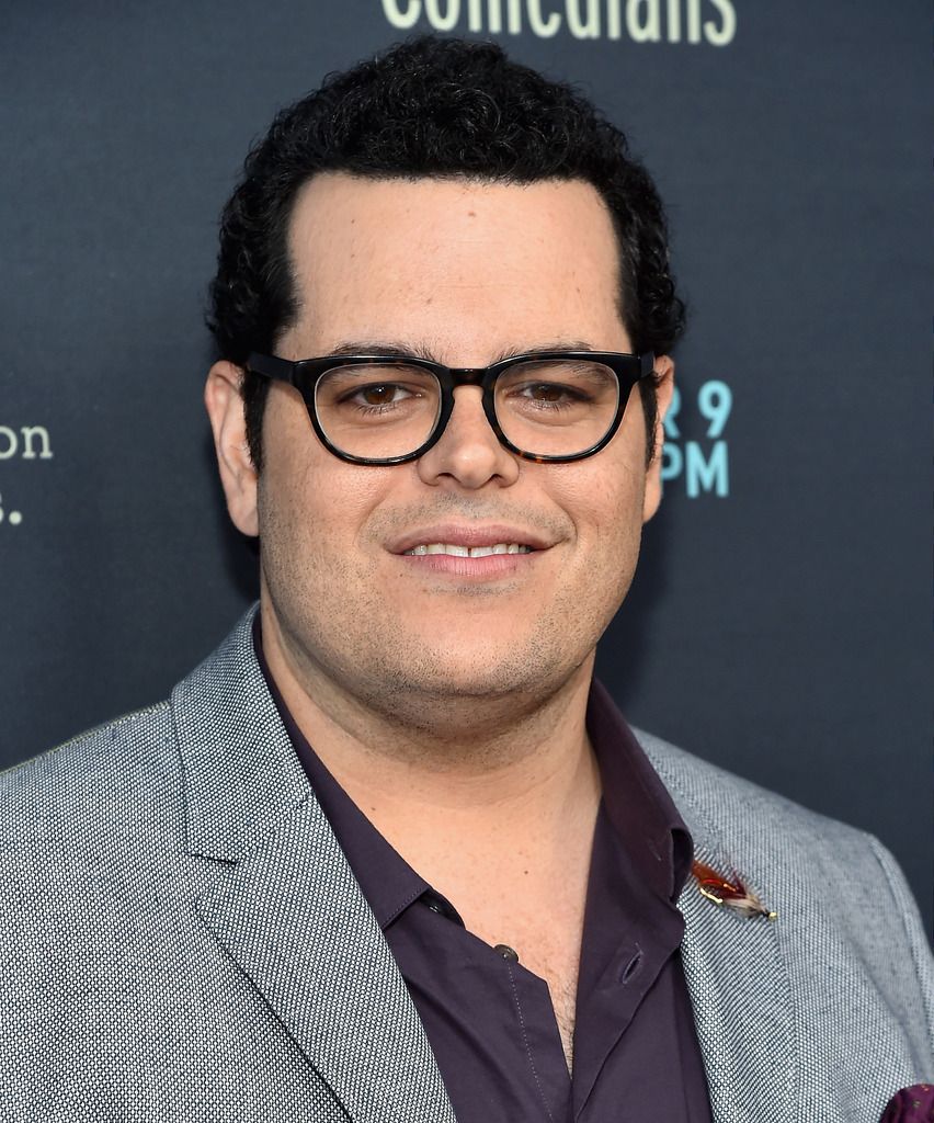 SANTA MONICA, CA - APRIL 06:  Actor Josh Gad attends the premiere of FX's "The Comedians" at The Broad Stage on April 6, 2015 in Santa Monica, California.  (Photo by Alberto E. Rodriguez/Getty Images)