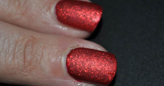 A New Way With Matte Nails: Glitter Gets Dulled Down for AW11 | Beaut.ie