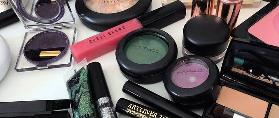 What's In YOUR Makeup Bag? - Beauty with Attitude. | Beaut.ie