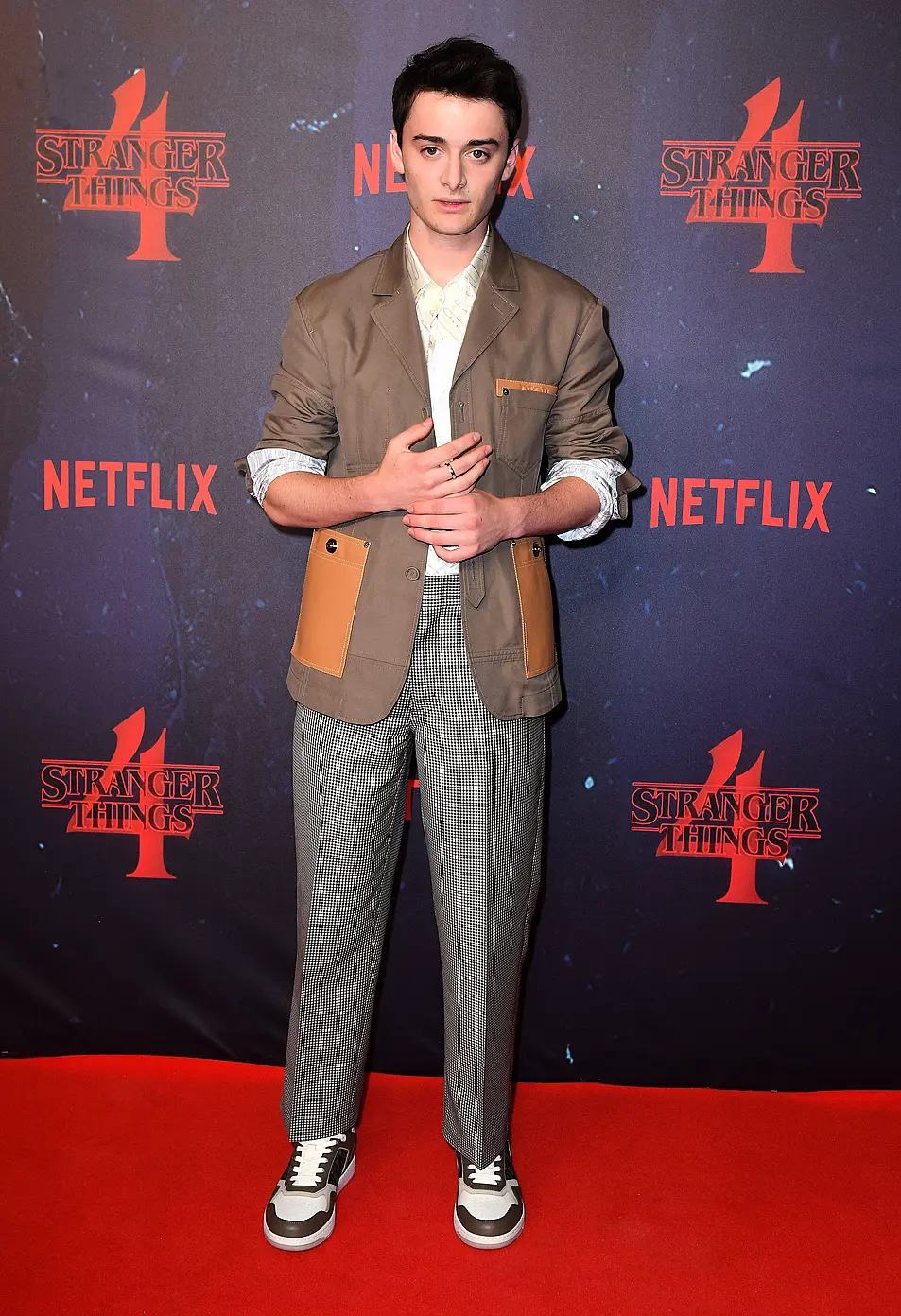 Stranger Things Star Noah Schnapp Comes Out As Gay 