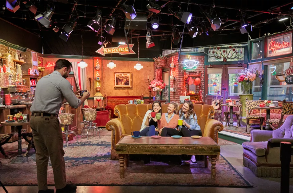 The Friends couch and Central Perk set at Warner Brothers Studios