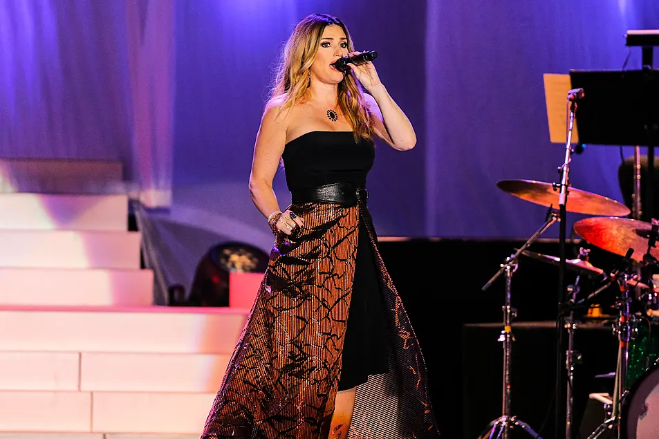 Idina performing