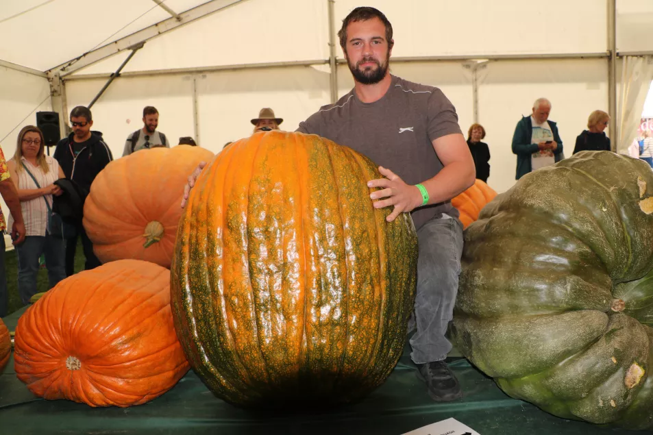 The world's heaviest field pumpkin grown by Mark Baggs (Three Counties/PA)