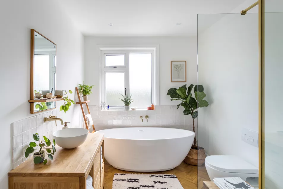 Freestanding tub to illustrate 'spa-throom' trend
