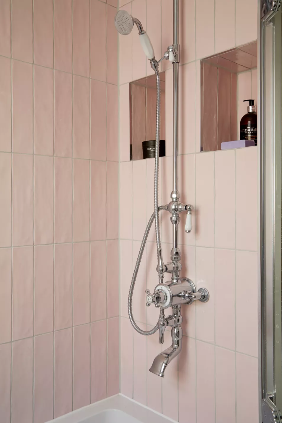 Tiled walk-in shower to illustrate stacked tiles trend