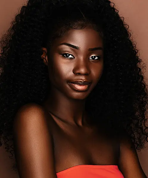 woman with natural curly hair