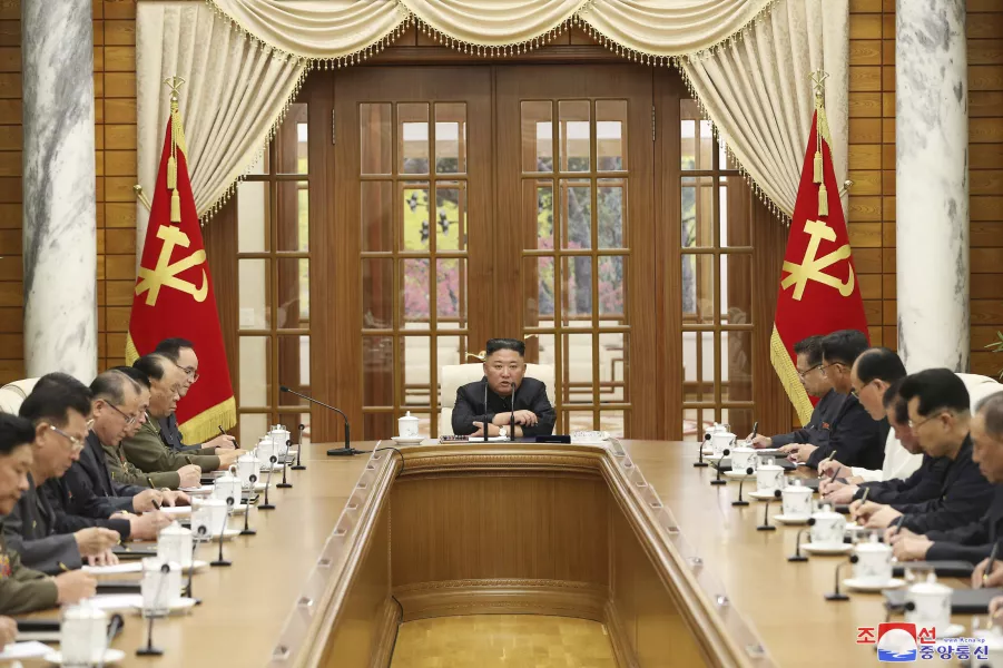 Kim Jong Un presides over the meeting