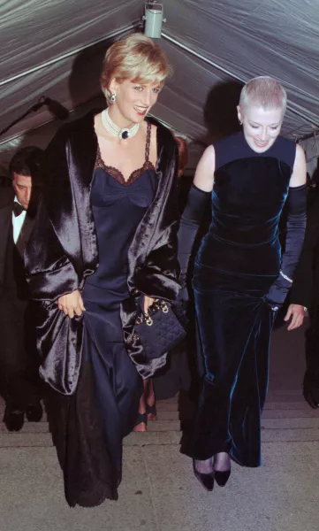 Diana, Princess of Wales (l) at the Met Gala in 1996